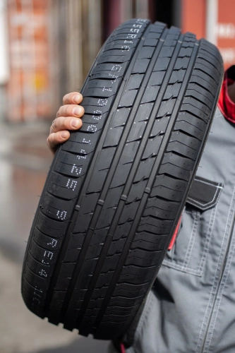 фото протектора и шины Atrezzo Elite Шина Sailun Atrezzo Elite 225/60 R18 104W