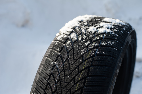 фото протектора и шины WINTERHAWKE I Шина ZMAX WINTERHAWKE I 225/55 R16 95H