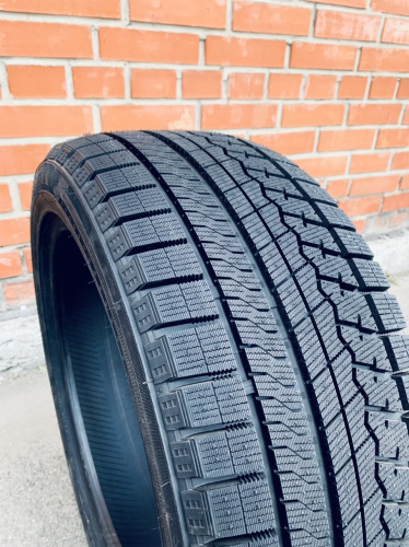 фото протектора и шины Ice Blazer Arctic Шина Sailun Ice Blazer Arctic 215/55 R16 97H